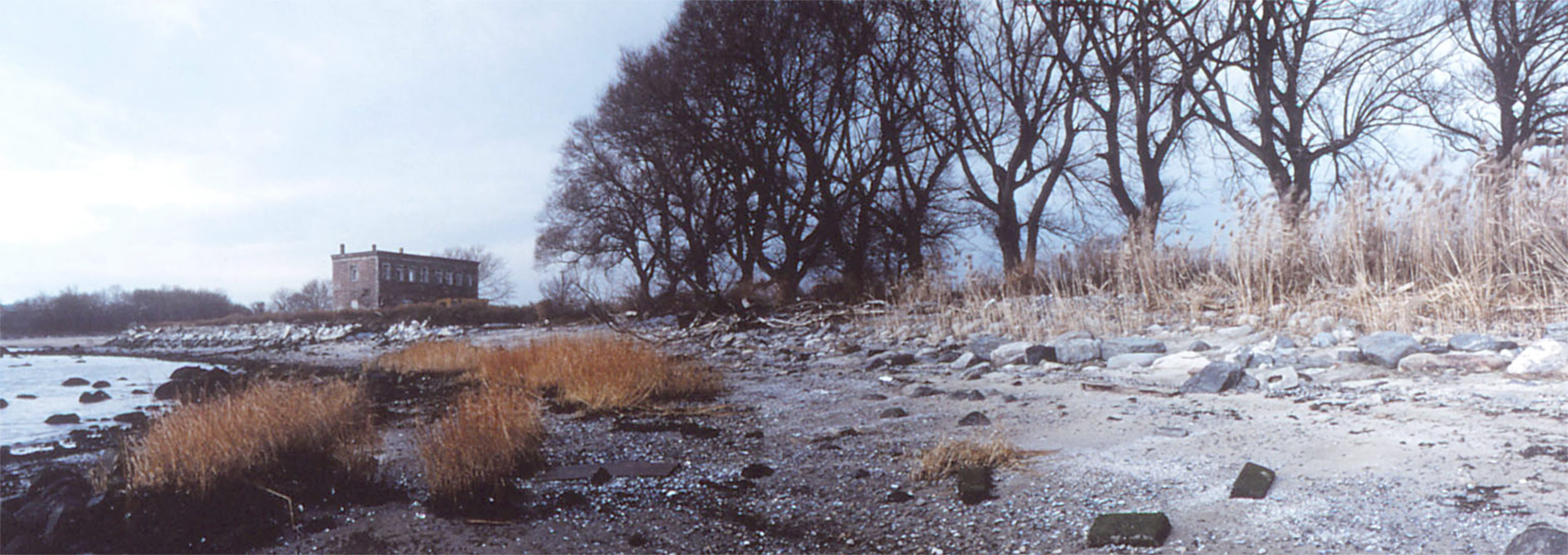 Vandalized grave markers &copy;1992 Joel Sternfeld