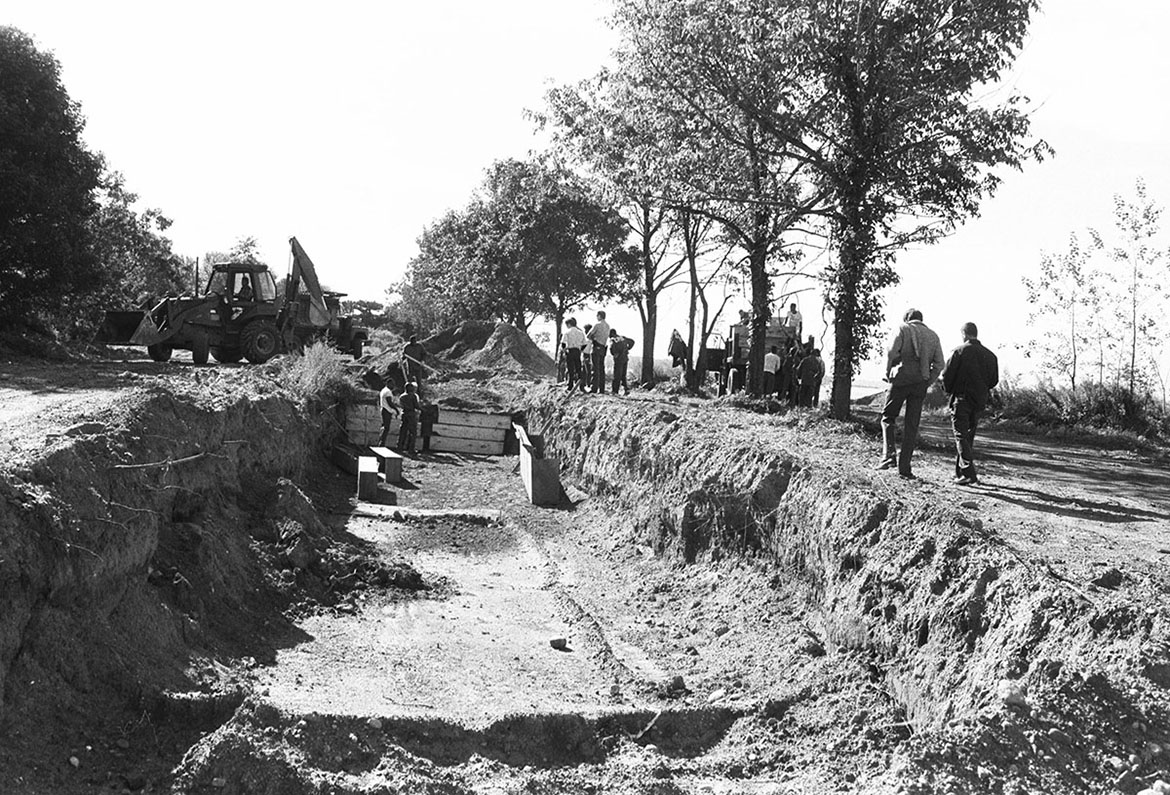 Adult mass burial on Hart Island