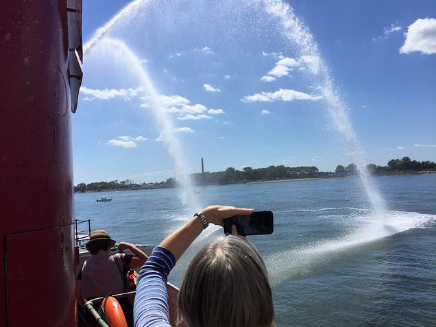 Historic Boat Tour from Manhattan to Hart Island